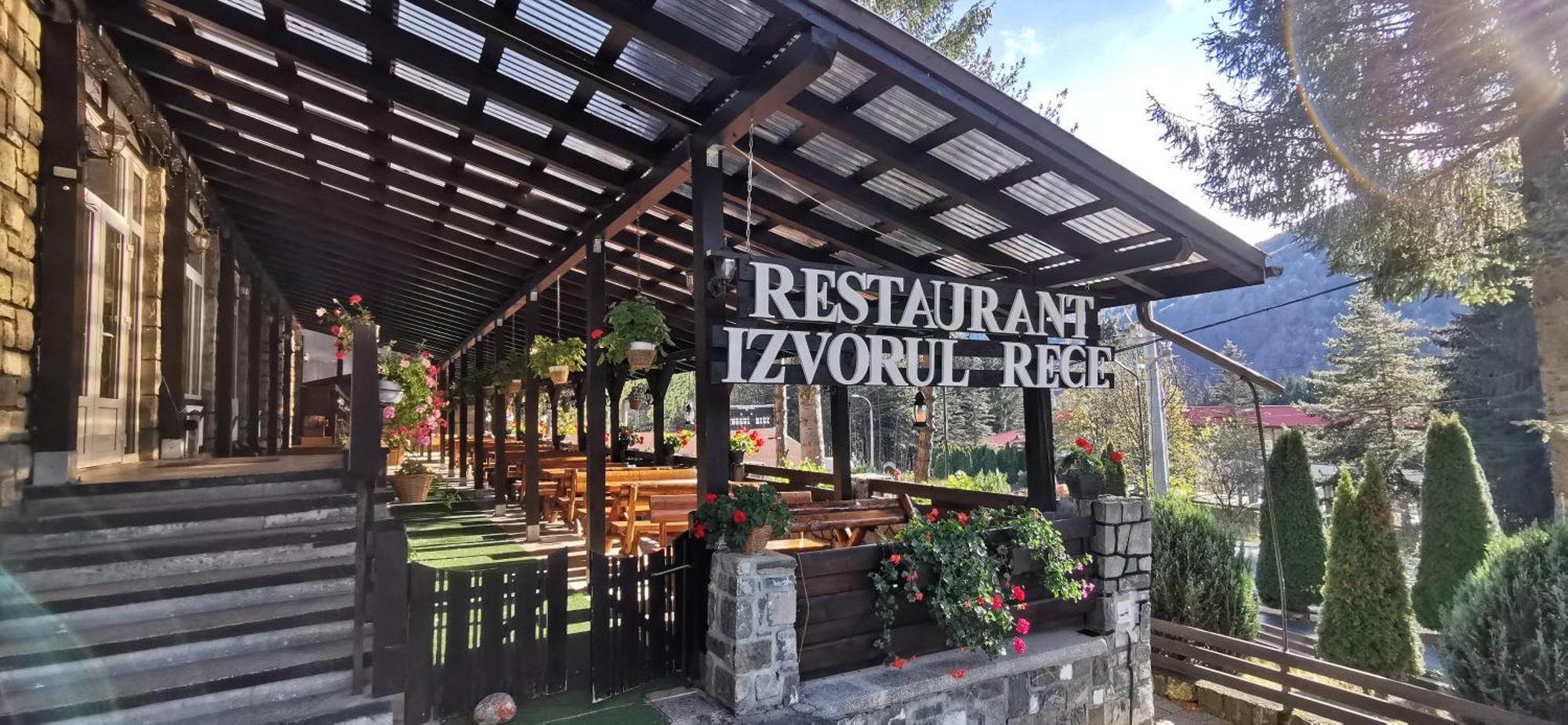 Hanul Izvorul Rece 锡纳亚 外观 照片
